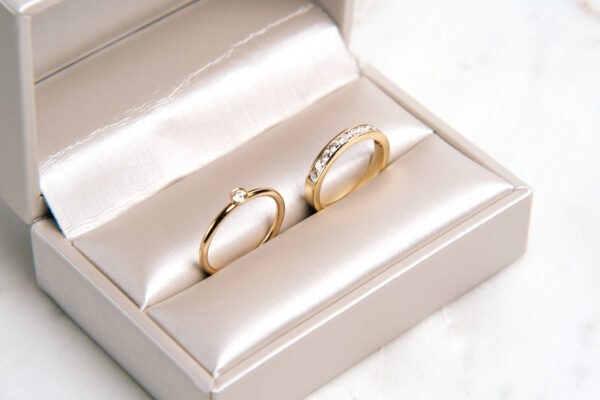 Solitario bisel oro amarillo 0,11ct - Imagen 2